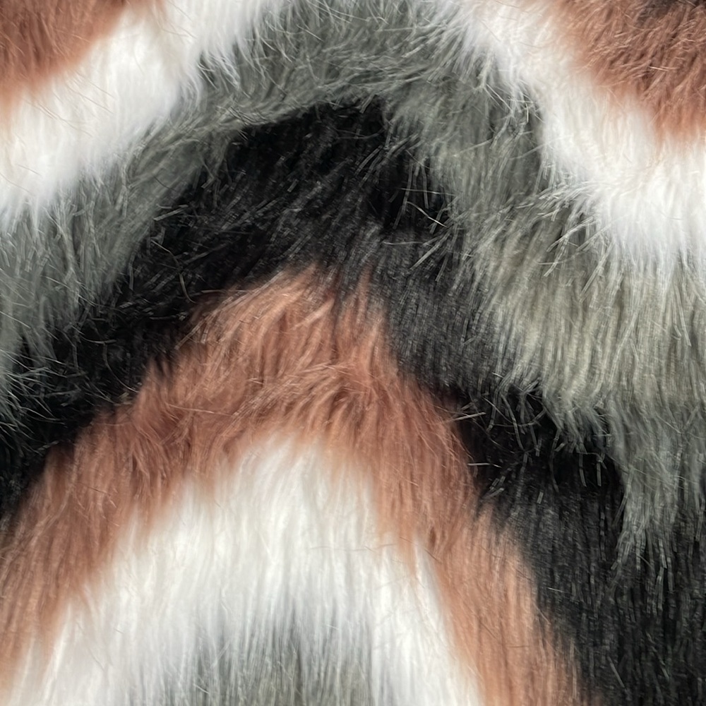 Brave soul London zig zag white tan gray black multicolor faux fur jacket - Picture 5 of 5